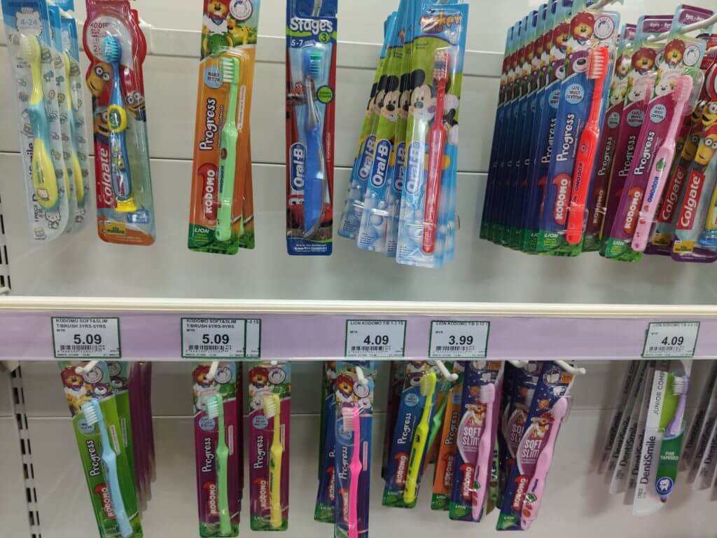 マレーシアおすすめ土産⑪子供用歯ブラシ