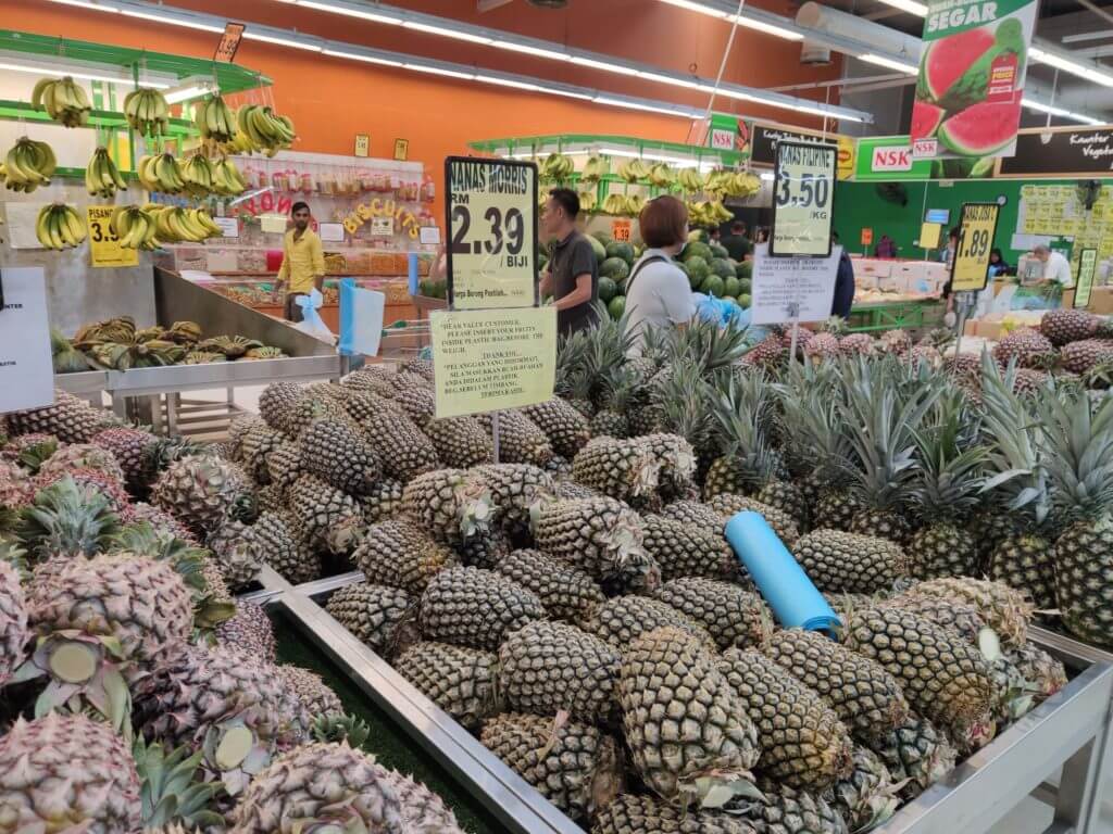 マレーシアのフルーツ④パイナップル